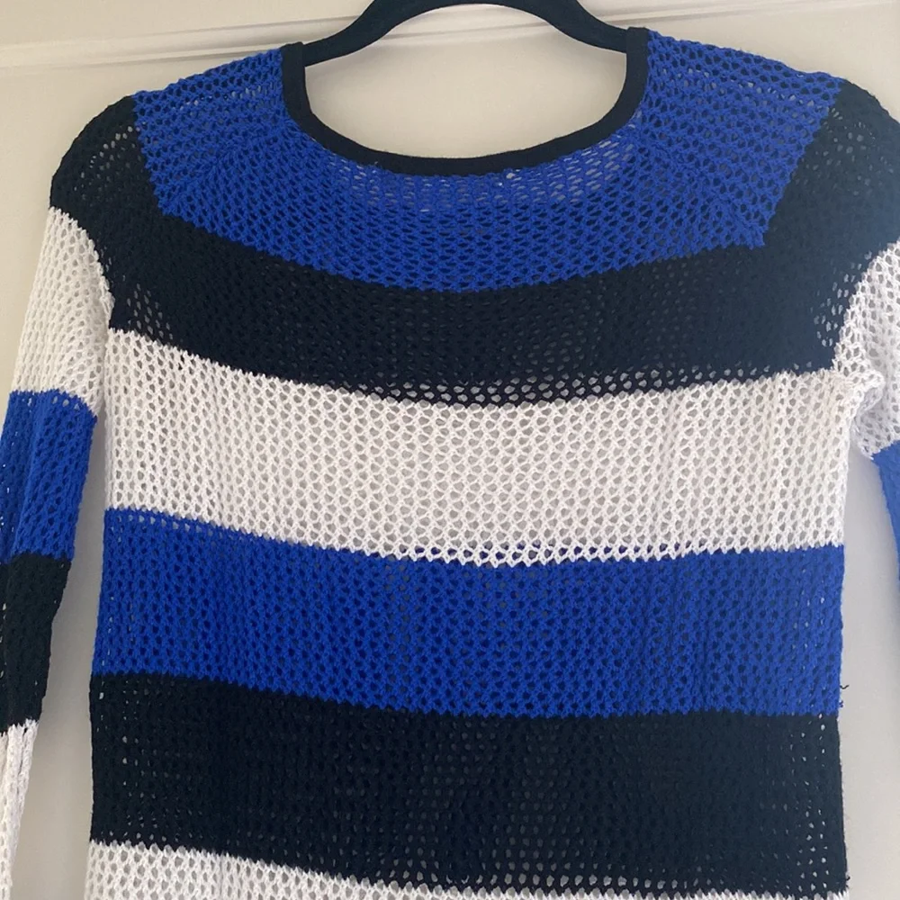 Mesh Color-Block Sweater - Picture 4 of 5